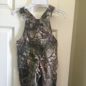 Cabelas overalls size 2t